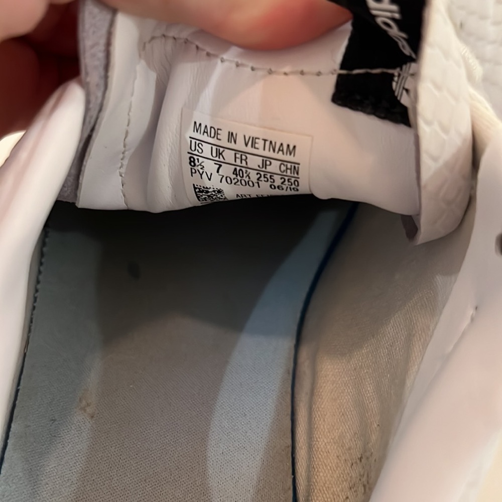 Adidas 👟 - Picture 5 of 8